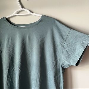 Lululemon cropped t-shirt